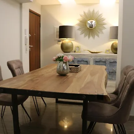 Apartment Exzellent Apartathens 120qm, Near Metro M2