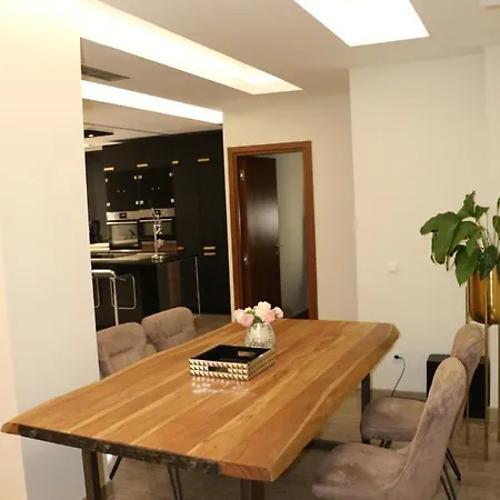 Exzellent Apartathens 120qm, Near Metro M2 Apartment *
