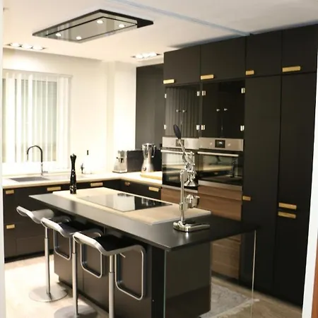 Exzellent Apartathens 120qm, Near Metro M2 Apartment *