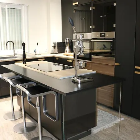 Exzellent Apartathens 120qm, Near Metro M2 Apartment Athens
