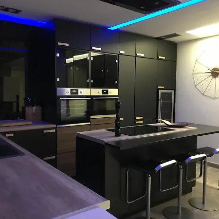 Exzellent Apartathens 120qm, Near Metro M2 *