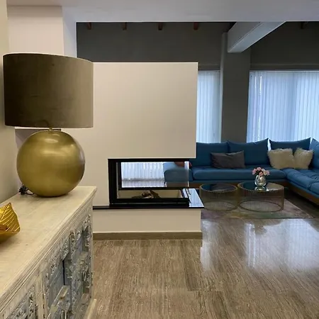 Apartment Exzellent Apartathens 120qm, Near Metro M2 Athens