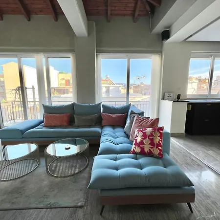 Apartment Exzellent Apartathens 120qm, Near Metro M2 Athens