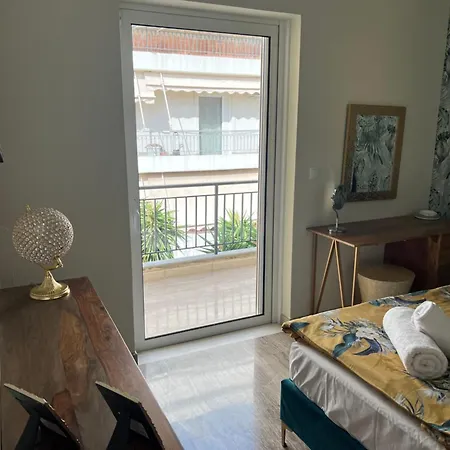 Apartment Exzellent Apartathens 120qm, Near Metro M2 Athens